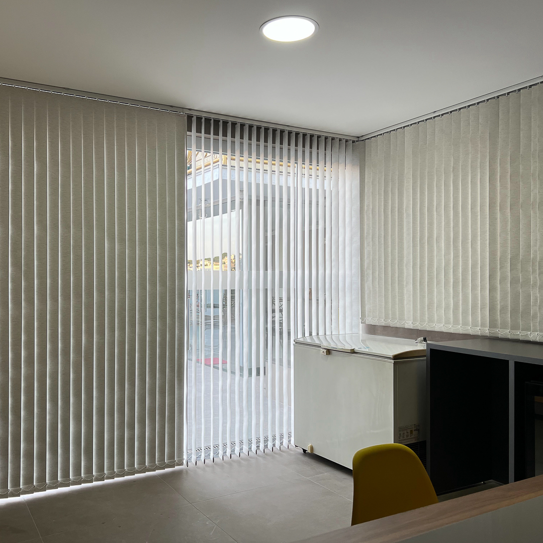 cia-das-cortinas-escritorio, persiana-vertical, sala-023